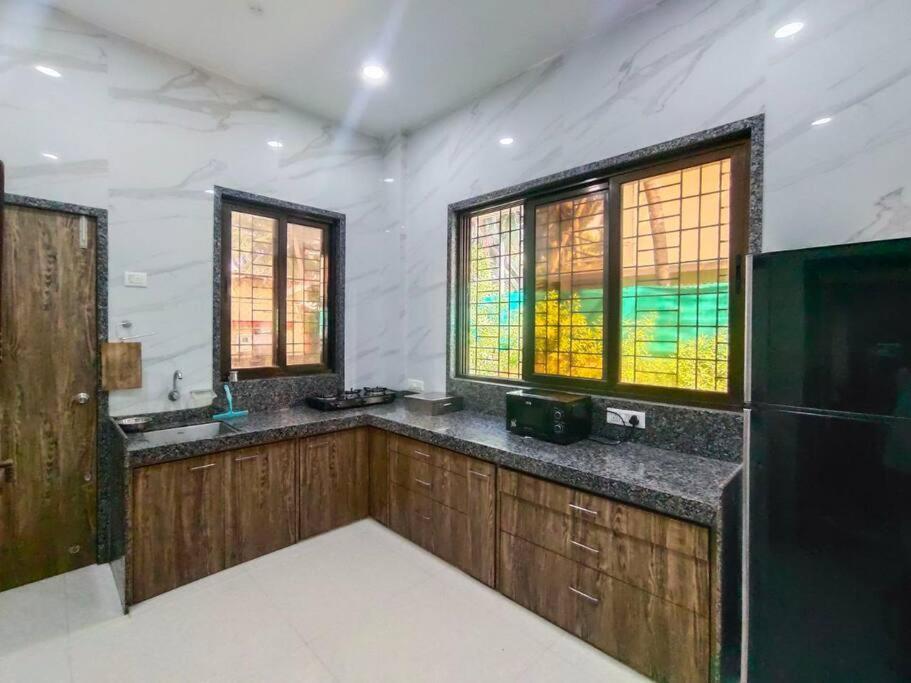 Gk Beach House 5Bhk Pvt Pool Villa Mumbai  Buitenkant foto