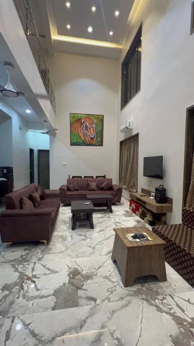 Gk Beach House 5Bhk Pvt Pool Villa Mumbai  Buitenkant foto